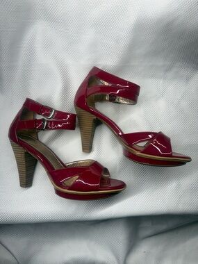 Sofft Women's Burgundy Patent Leather Ankle-Strap Heels - Size 7